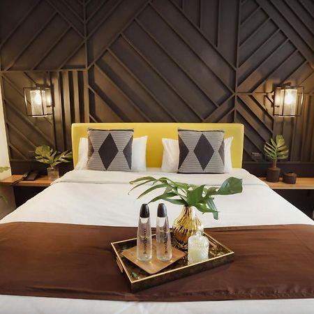 The Bourke Hotel Davao Екстер'єр фото