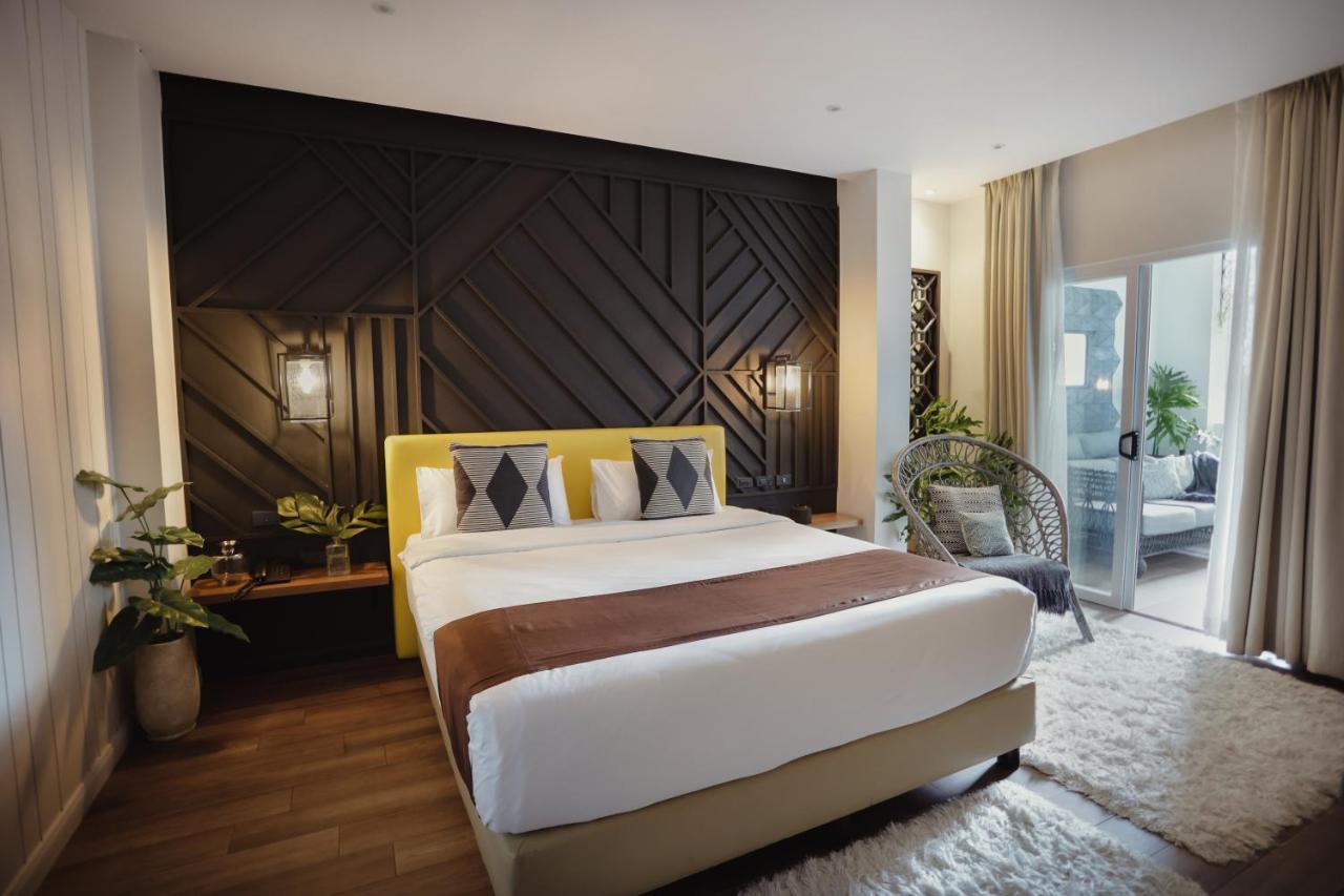 The Bourke Hotel Davao Екстер'єр фото