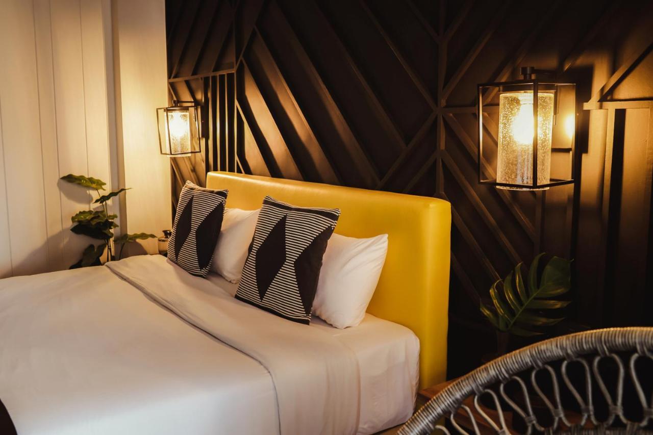 The Bourke Hotel Davao Екстер'єр фото