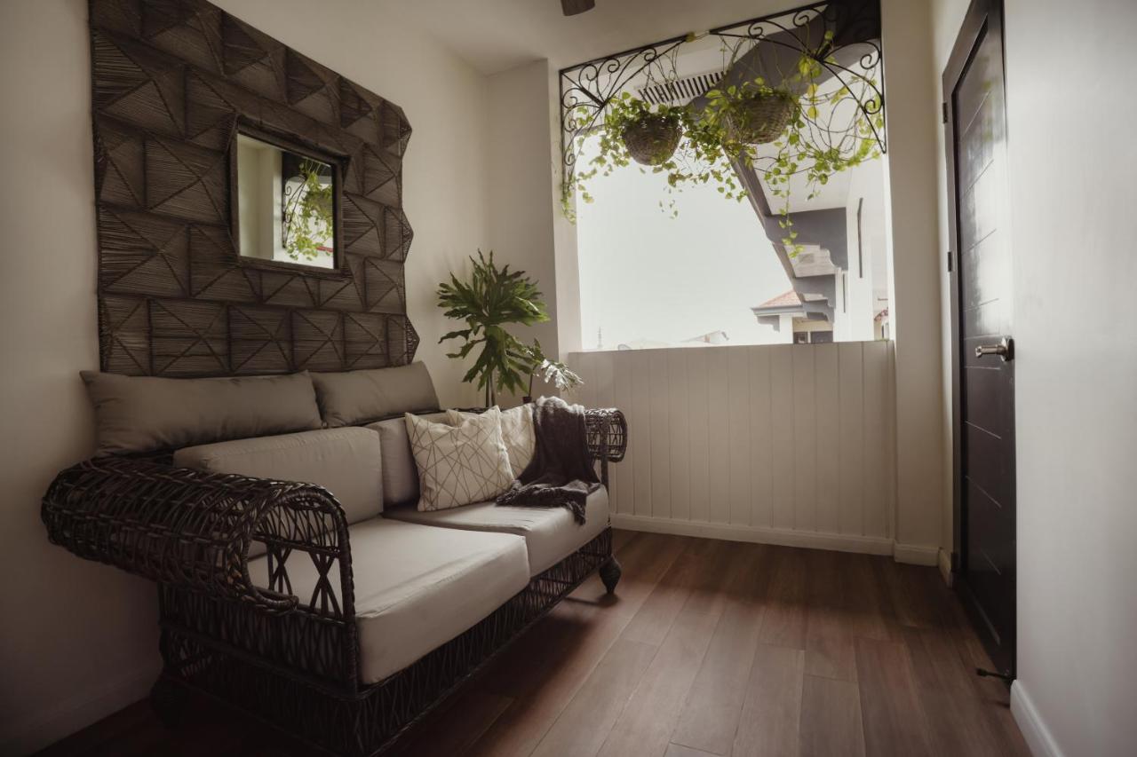The Bourke Hotel Davao Екстер'єр фото