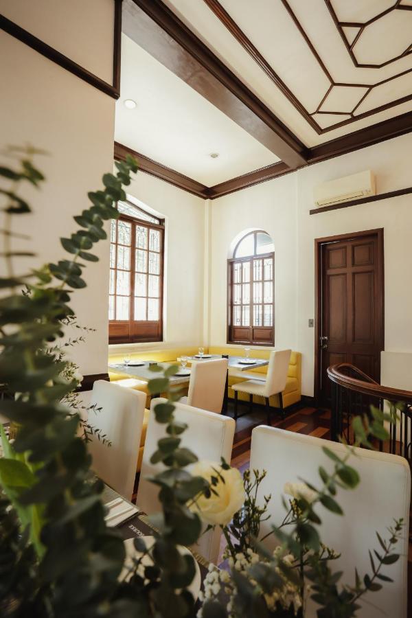The Bourke Hotel Davao Екстер'єр фото