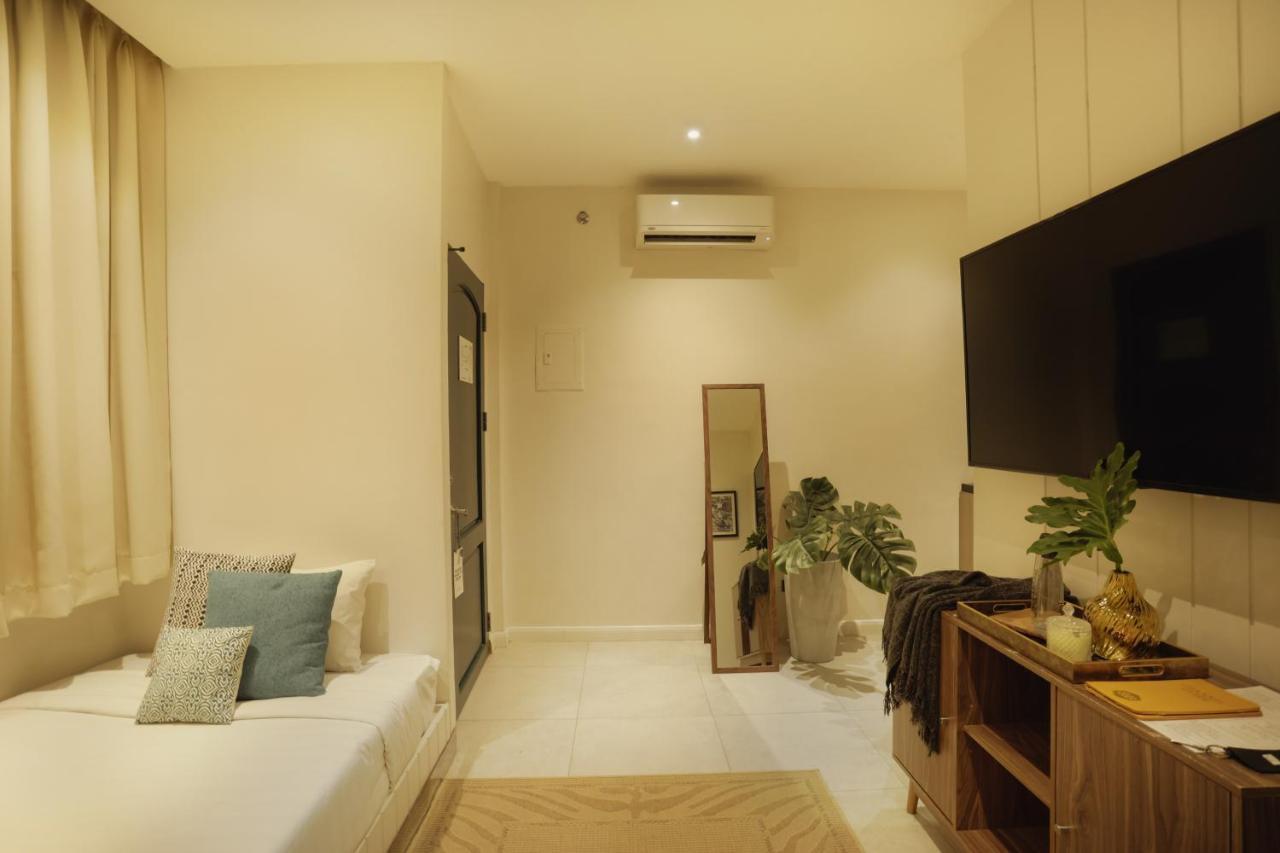 The Bourke Hotel Davao Екстер'єр фото