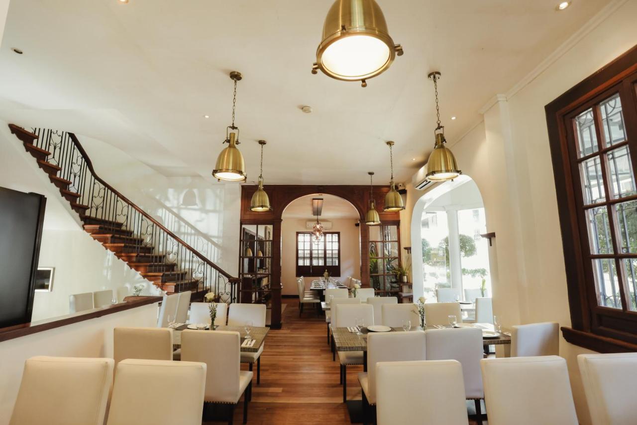 The Bourke Hotel Davao Екстер'єр фото