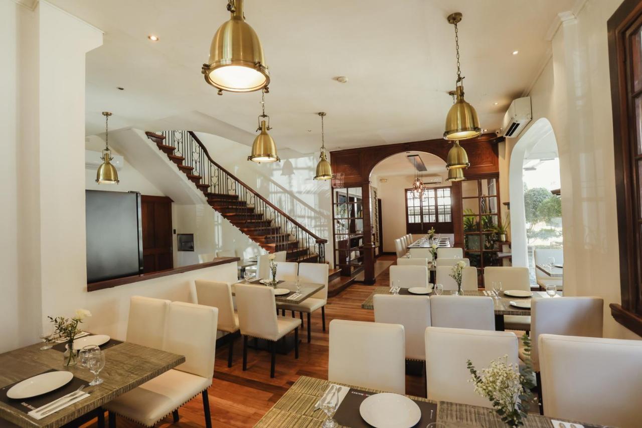 The Bourke Hotel Davao Екстер'єр фото