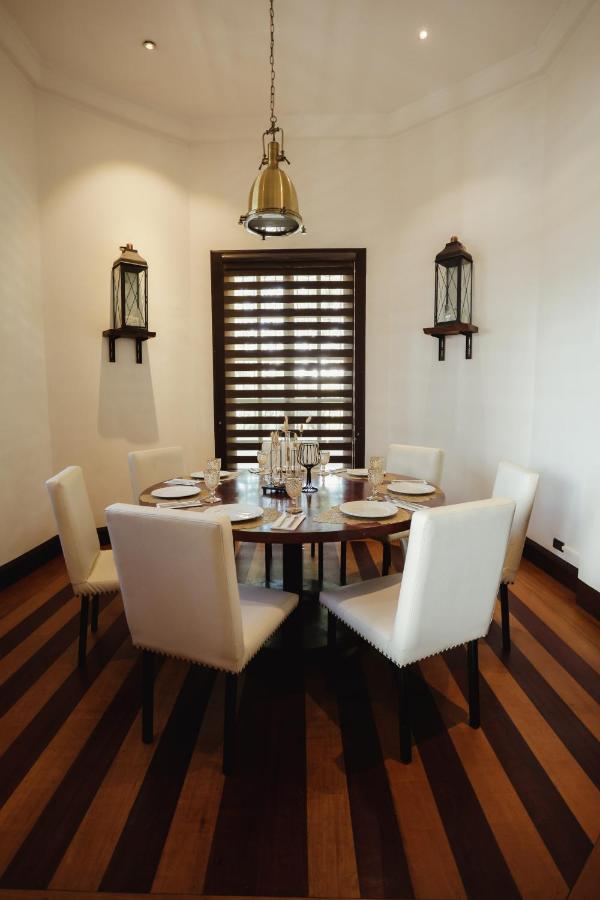 The Bourke Hotel Davao Екстер'єр фото