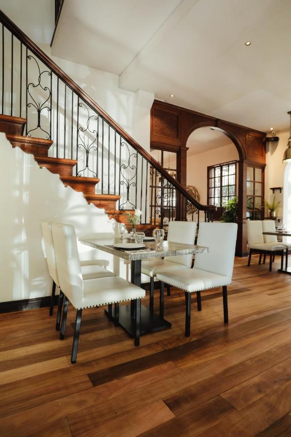 The Bourke Hotel Davao Екстер'єр фото