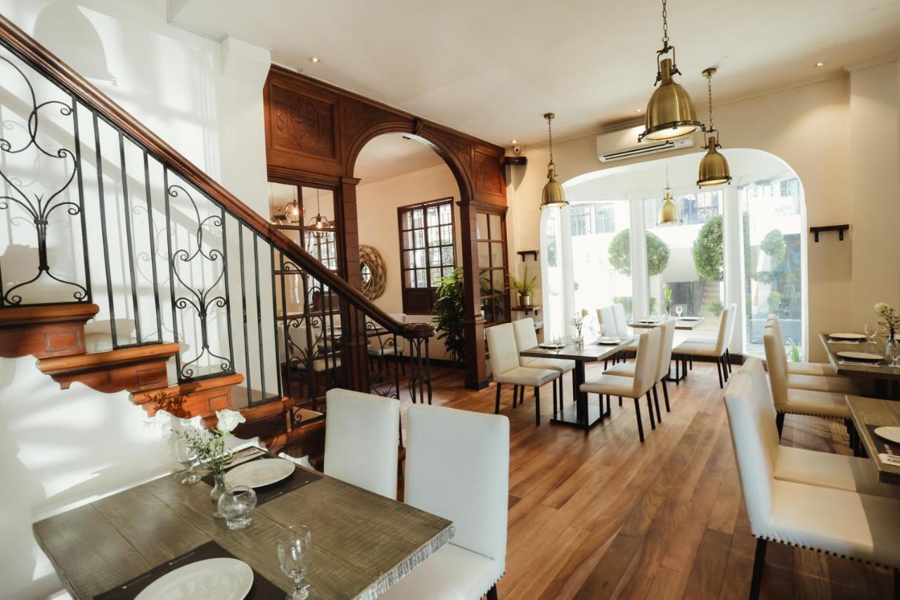 The Bourke Hotel Davao Екстер'єр фото