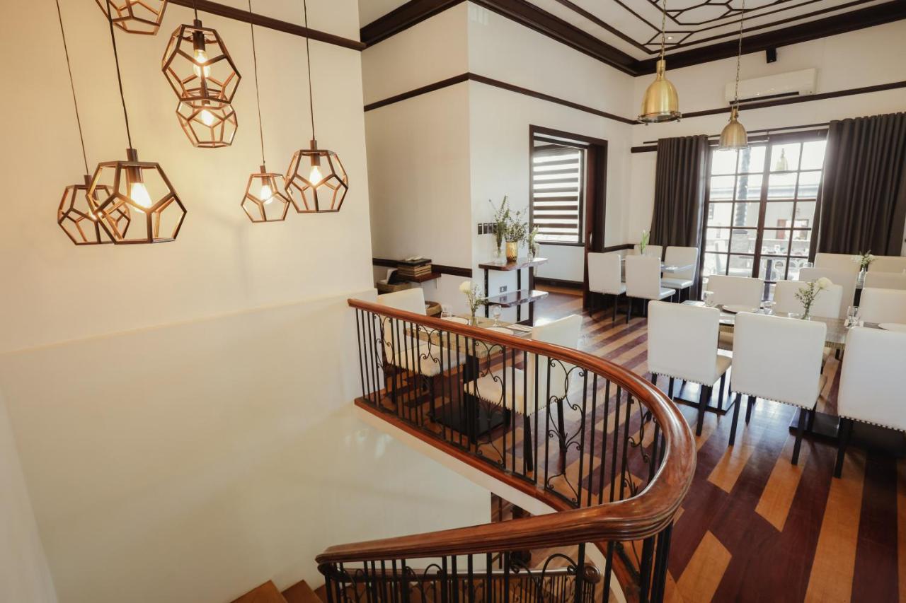 The Bourke Hotel Davao Екстер'єр фото