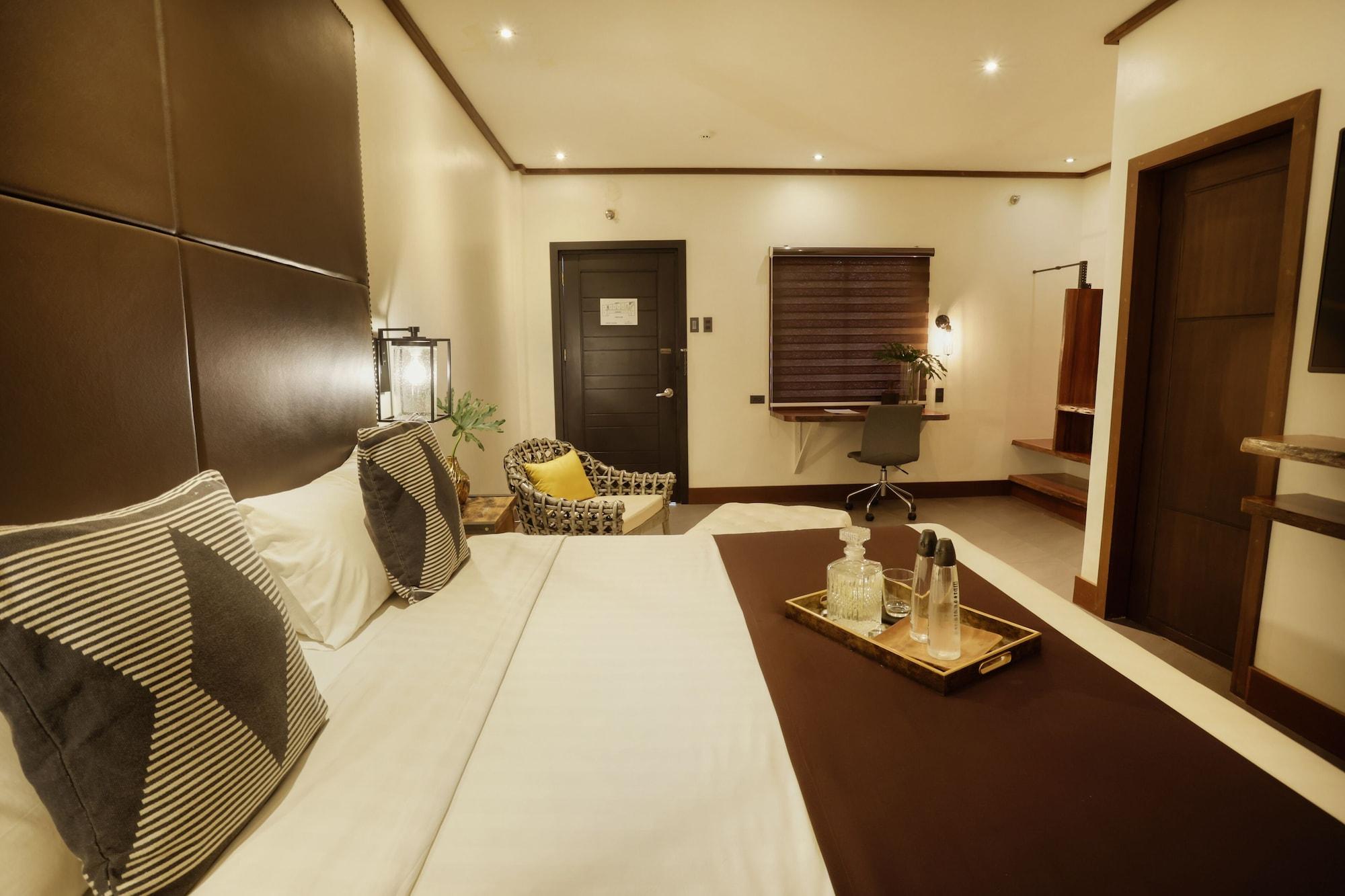 The Bourke Hotel Davao Екстер'єр фото