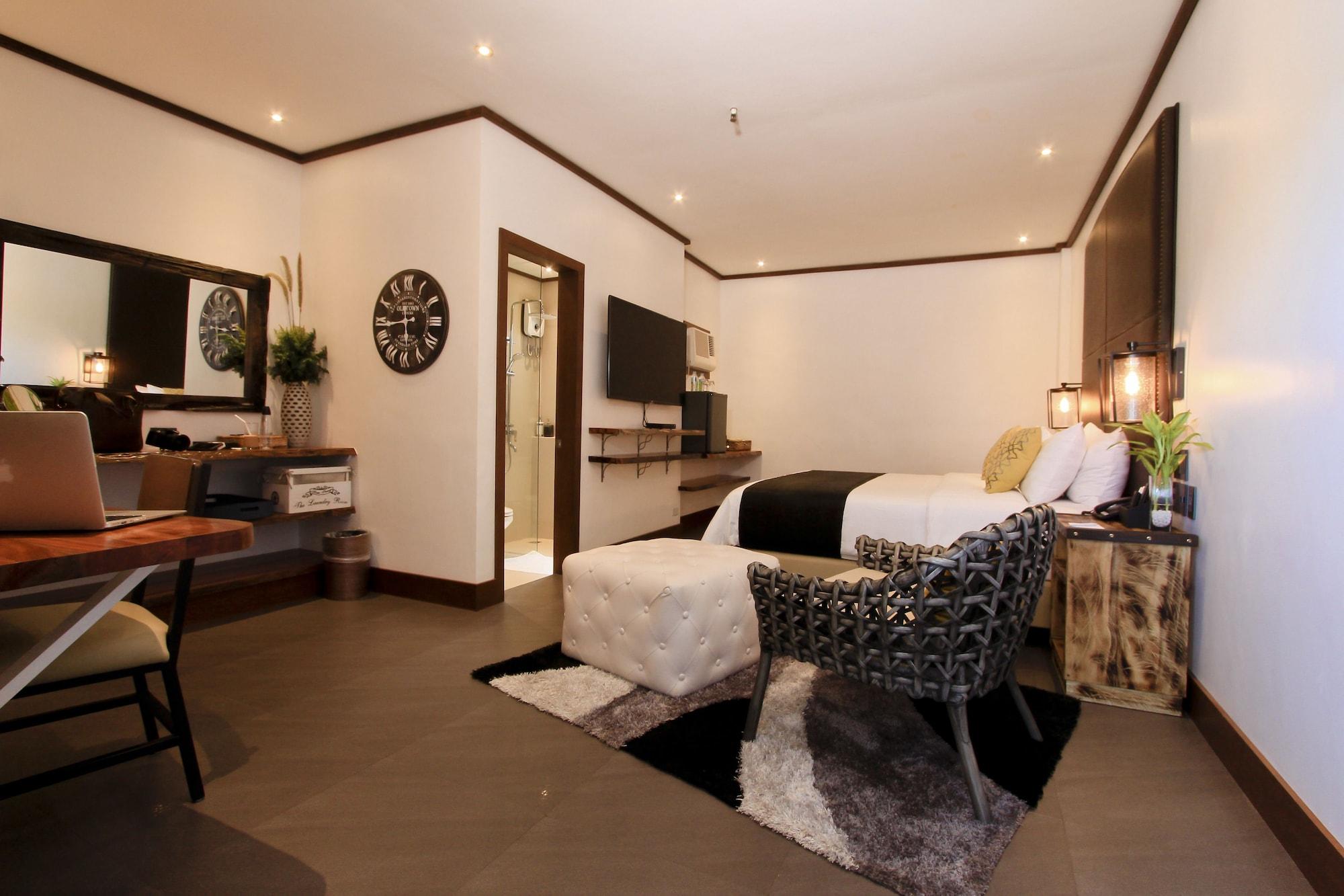 The Bourke Hotel Davao Екстер'єр фото
