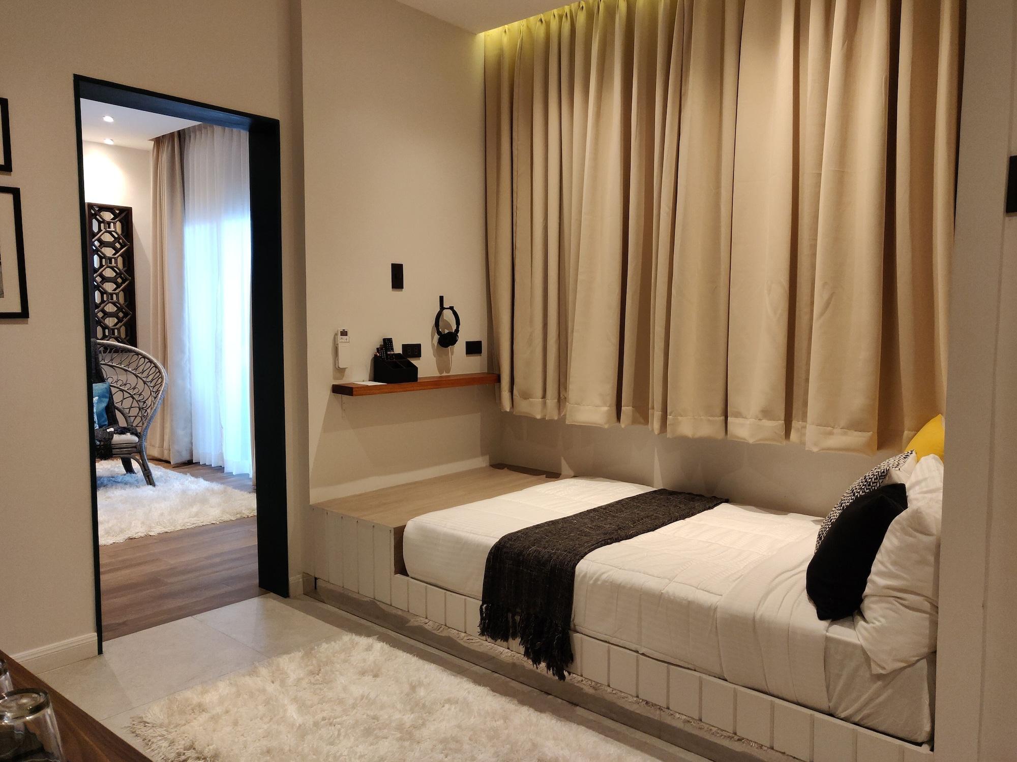 The Bourke Hotel Davao Екстер'єр фото