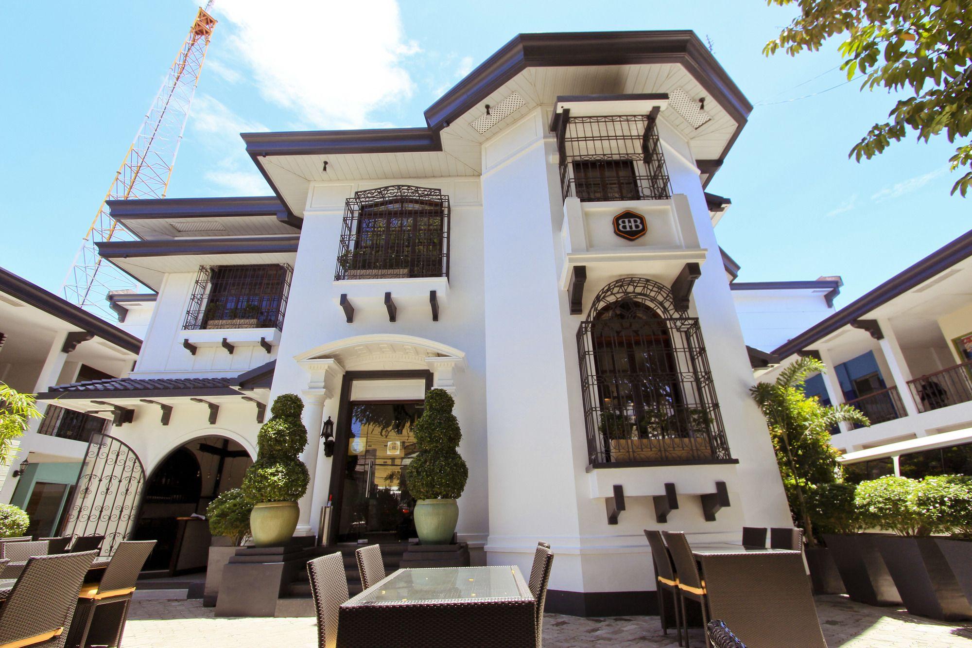 The Bourke Hotel Davao Екстер'єр фото