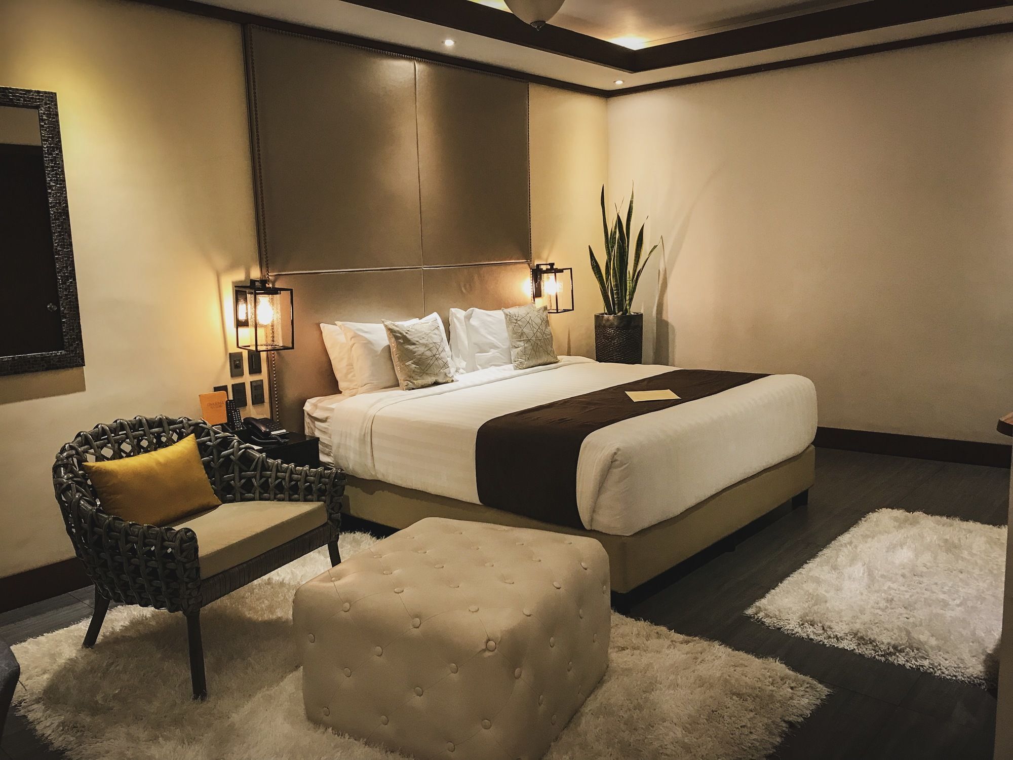 The Bourke Hotel Davao Екстер'єр фото